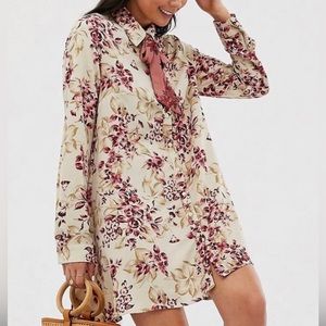 Glamorous Mini Tea Dress With Pussybow in Vintage Floral S